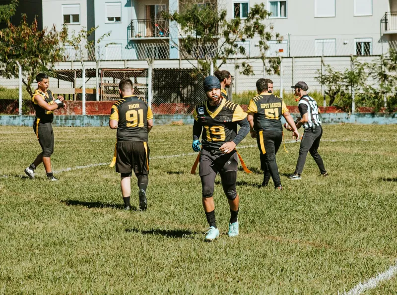 Die Bundesliga und die Berater-Machtspiele: Wie Jorge Mendes, Mino Raiolas Erben und Co. den deutschen Transfermarkt 2026 kontrollieren